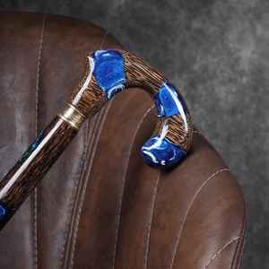 Bastón de Madera con Empuñadura de Resina Moderna que Combina el Encanto Clásico de la Madera con la Durabilidad Elegante de la Resina - Product Image 5