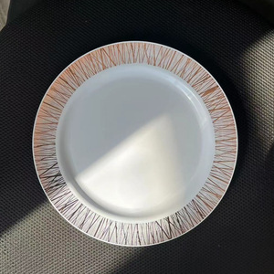 75-Zoll 1025-Zoll Einweg-Goldprägung Lebensmittelechte PS-Kunststoff Rosenmuster-Teller - Moderner Minimalistischer Stil 25 Stück - Product Image 3
