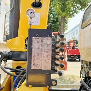 Grue <span class=keywords><strong>à</strong></span> flèche articulée Isuzu de 3 tonnes, grue hydraulique montée sur <span class=keywords><strong>camion</strong></span> plateau Isuzu, <span class=keywords><strong>à</strong></span> <span class=keywords><strong>vendre</strong></span> - Product Image 6