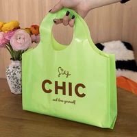 Sacs à vêtements en plastique haute clarté avec trous de poinçonnage sacs à provisions personnalisés pour vêtements Boutique vente au détail couverture emballage en vrac