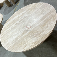 Table basse en marbre travertin de style nordique moderne avec pieds en beige, fabriquée à la main et facile à nettoyer pour le salon