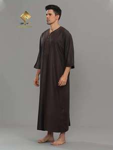 Vêtements de prière décontractés pour hommes musulmans, style national, robe longue élégante, look magnifique - Product Image 1