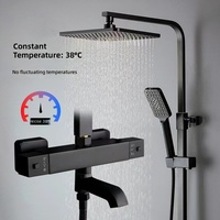 Colonne de douche multifonctionnelle réglable de style moderne noir mat avec jet de pluie, prix de gros