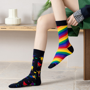 Vente en gros <span class=keywords><strong>de</strong></span> chaussettes AB pour hommes et chaussettes unisexes en coton funky coloré avec un design <span class=keywords><strong>de</strong></span> haute qualité et un motif dépareillé amusant - Product Image 4