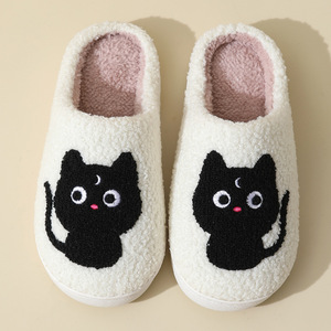 Vente en gros de pantoufles pour femmes avec semelle en TPR, doublure en fourrure, vente directe en gros - Product Image 1
