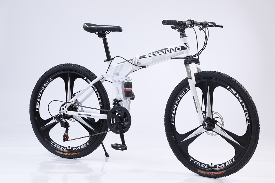 Roue blanche à trois lames