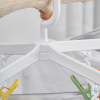 Cintre de séchage en forme de croix avec 8 pinces colorées en plastique PP pour chaussettes, sous-vêtements, pantalons, jupes