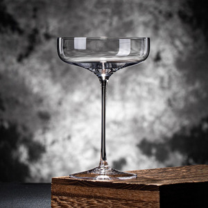 Japanisches Cross-Cut Martini-Glas Holz-Cocktailglas Kelch Schmetterlings-Becher <span class=keywords><strong>Bar</strong></span>-Weinglas - Product Image 2