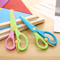 Petits ciseaux de sécurité en plastique pour enfants de l'école ciseaux à dentelle pour enfants pour la papeterie domestique artisanat papier couture enfants artisanat