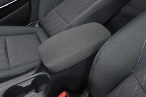 YK Motors 2024 para <span class=keywords><strong>Toyota</strong></span> <span class=keywords><strong>Corolla</strong></span> Gas-Electric Hybrid New Energy Vehicle Precio al por mayor Uso barato Asientos de tela para automóvil ACC Cruise F - Product Image 3