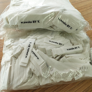 Marchio di abbigliamento personalizzato logo fine cotone bianco con schermo stampato <span class=keywords><strong>etichette</strong></span> di <span class=keywords><strong>stoffa</strong></span> per Private Label abbigliamento vestiti collo etichetta - Product Image 6