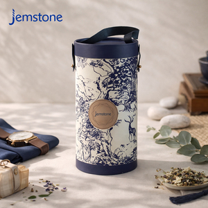 Caja de Embalaje de Cartón para Dulces de Cuero Vacía de Alta Calidad con Interior de Satén, Asa y Tubo de Papel Cilíndrico para Té Suelto - Product Image 1