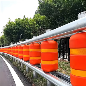 Barrières routières galvanisées à chaud avec bandes réfléchissantes pour le dérivation temporaire du trafic et la sécurité - Product Image 4