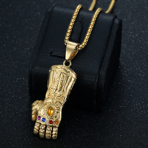 Collar con Colgante de Guantes de Thanos de los <span class=keywords><strong>Vengadores</strong></span>, Accesorio de Hip Hop al por Mayor, de Acero Inoxidable con Diamantes - Product Image 2