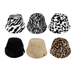 หมวกบักเก็ตขนปุยสำหรับผู้ชายและผู้หญิง ลายวัว/เสือดาว/ม้าลาย หมวกแฟชั่นฤดูหนาวอุ่นสบาย เหมาะสำหรับเล่นกีฬา ท่องเที่ยว และงานปาร์ตี้ - Product Image 2
