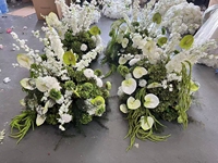 Luxuriöse Rosa-Weiße Blumenkugel-Tischdekoration mit Grün, Hochzeits-Blumenarrangements für Tischdekoration