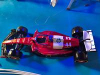 Sculpture de voiture de course F1 en résine grandeur nature, modèle de simulation de voiture de Formule 1, décoration pour la maison, le centre commercial ou l'exposition