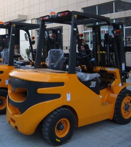 מלגזה מיני 3.5 טון דגם HH35Z דיזל/בנזין/גז עם גובה תורן מתכוונן ללוגיסטיקה - Product Image 2