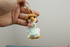 Porte-clés Pendentif Jouet en Peluche Animal Tricoté Amigurumi en Fil, Mini Bouquet de Canards au Crochet Fait Main, Style Dessin Animé Mignon, Breloque de Sac - Product Image 5