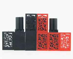 Wholesale 12.1ミリメートルBlack Hollow Out Women Lipstick Tube In Stock Lip Balm Container Tube Red