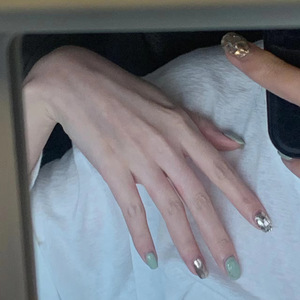 Fatto a mano semplice specchio magico verde paillettes unghie artificiali francesi sbiancamento piccolo libro rosso rimovibile per gli studenti - Product Image 4