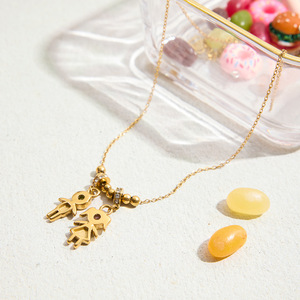 Collar con colgante de pareja de dibujos animados, chapado en oro con piedras de circonita, para mujeres y hombres, joyería de regalo. - Product Image 4