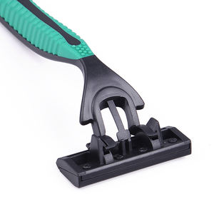 MAX Easy Clean Design Barber Bionic Handle Safety Men Triple <strong>Blade</strong> <strong>Feather</strong> Disposable <strong>Razor</strong> <strong>Blade</strong> with Production Line - Product Image 4