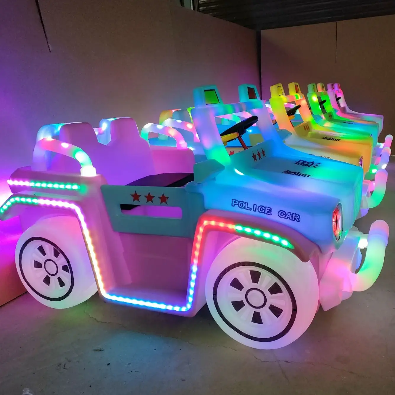 Kendaraan komersial di taman hiburan mobil menarik Kiddie wahana anak-anak bemper kustomisasi elektrik untuk tempat bermain