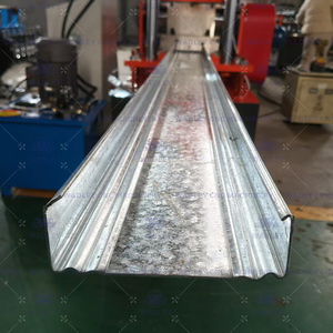 Machine de profilage à froid pour colonnes d'étagères de supermarché, avec moteur Hitachi haute performance, roulement, PLC et fabricant de rayonnages verticaux Wadley - Product Image 5