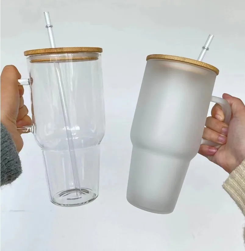 2024 Popular Restaurante Sublimação Bulk Caneca Fria Bebidas Garrafa De Água De Vidro Transparente e Frasco De Vidro Fosco com Alça 32oz