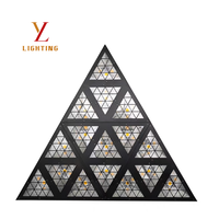 Projecteur de scène LED rétro triangulaire 360W 16*30W doré 1800K RGB 5050 avec contrôle par pixel DMX512 RDM et effet stroboscopique