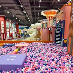 Structure de jeu intérieure commerciale pour enfants, avec toboggan en plastique et piscine à balles, prix direct usine, vente en gros - Product Image 1