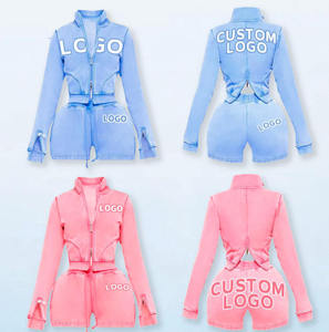 Nuovo Set Trendy da Donna con Giacca Corta con Zip e Colletto Alto, Logo Personalizzato, Set Due Pezzi con Felpa Corta e Pantaloncini - Product Image 5