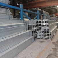 Tuyaux carrés galvanisés à chaud ERW de grade Q355/S355JR/A500, résistance à l'étreinte 355 MPa, coupés sur mesure pour supports de bâtiments de grande hauteur