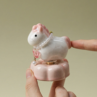 TONFO Jingdezhen Ornements de bureau en céramique en forme de cheval rotatif, figurine carrousel anti-stress, décoration de bureau créative, cadeau souvenir