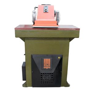 Máquina cortadora de brazo oscilante hidráulico, suela de zapatilla de goma, precio de máquina para hacer zapatos, 20T/25T - Product Image 1