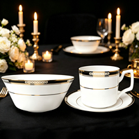 Vajilla de lujo de porcelana de hueso para banquetes de gala; juegos de platos con borde dorado para bodas.