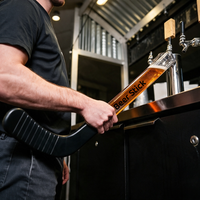 Gobelet à bière réutilisable en plastique de 22 oz, style bâton de hockey américain, avec bouchon à boire directement intégré, souvenir de rentrée scolaire pour le camping