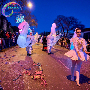 Costume Gonfiabile da Cigno Bianco con Illuminazione LED per Parate di Strada all'Aperto - Product Image 2