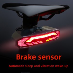 Feu arrière intelligent pour <span class=keywords><strong>vélo</strong></span> avec alarme 110 dB, capteur de freinage automatique, clignotant sans fil USB, télécommande, étanche, vente en gros pour la sécurité nocturne - Product Image 2