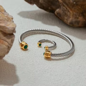 Brazalete de Malaquita Verde, Chapado en Oro de 18K, Acero Inoxidable, Brazalete Minimalista - Product Image 5