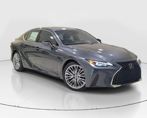 Lexus IS 2025 d'occasion 300 berline 2.0L Turbo 4 cylindres 241hp intérieur foncé conduite à gauche ou à droite disponible prix abordable - Product Image 6