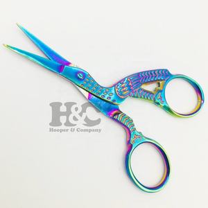 Ciseaux de cigogne utilisant pour la broderie durable de sourcils de cils et l'utilisation de ciseaux de salon à la maison revêtement de Plasma arc-en-ciel - Product Image 2