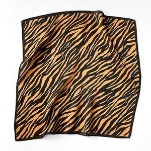 Sciarpa di seta di puro gelso di lusso in seta pura Bandana Designer Foulard personalizzata <span class=keywords><strong>per</strong></span> le <span class=keywords><strong>donne</strong></span> con Logo - Product Image 2