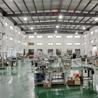Ligne de production de remplissage d'aérosols entièrement automatique à commande PLC haute précision pour bouteilles de GNC/GNL/GPL, produits chimiques et boissons