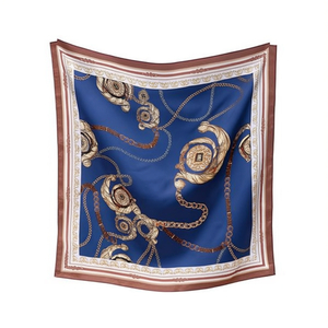 Foulard Quadrato Piccolo con Catena 70x70cm, Accessorio Moda Donna con Stampa Trendy - Product Image 2