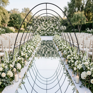 Arche de mariage élégante en métal LEDA avec fleurs blanches et bougies pour la décoration de cérémonie en extérieur - Product Image 1