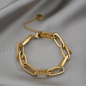 Pulsera Doble de Acero Inoxidable con Colgante de Cadena Dorada, Estilo Retro, Moderna y Elegante para Mujer - Product Image 4