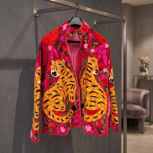 Veste en velours de coton automne/hiver, broderie à la main, motif tigre réversible, satin léger, peau de mouton, couleur rose vin, style safari - Product Image 3