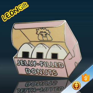 Fabricant personnalisé fournir métal artisanat sur mesure insigne en vrac en gros femmes mignon émail dur épinglette pour anniversaire - Product Image 1